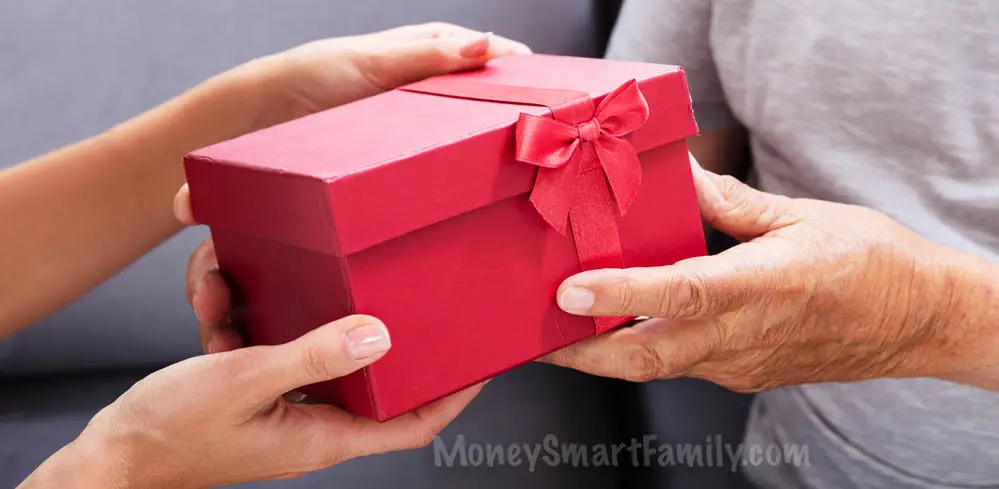 Best Inexpensive Retirement Gift Ideas for Men & Women